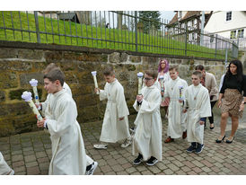 Feier der 1. Heiligen Kommunion in Sankt Crescentius (Foto: Karl-Franz Thiede)